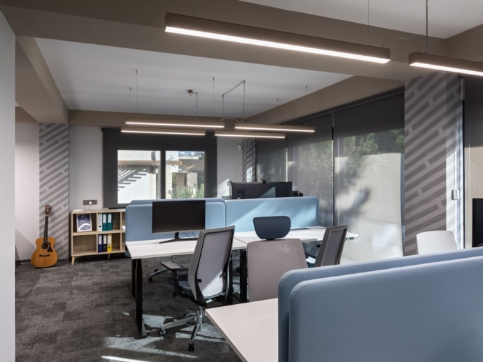 Heartwork Dedicated Desks